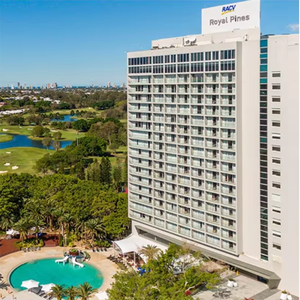 Set di Arredamento per Camera da Letto CREATION per Progetto Alberghiero RACV Royal Pines Resort Gold Coast - Product Image 1