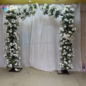 Arco Floral Desmontable LEDA con Marco Metálico, Arco de Flores Artificiales con Rosas Blancas para Decoración de Fondo en Ceremonias de Boda y Eventos - Product Image 2