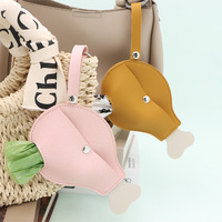 Distributeur de sacs à déjections pour animaux de compagnie en cuir PU, forme créative de cuisse de poulet, portable et suspendable, pour la promenade en extérieur