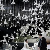 Fleur de lys artificielle blanche suspendue pour intérieur, décoration de plafond de luxe pour mariage