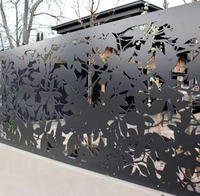 Grille de clôture murale décorative en acier inoxydable découpée au laser sur mesure, panneau de séparation galvanisé résistant à la corrosion et au vent pour villa