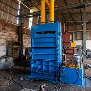 Presse à balles verticale hydraulique pour paille, double poteau, en plastique, 30 tonnes, équipement de compression industriel - Product Image 1