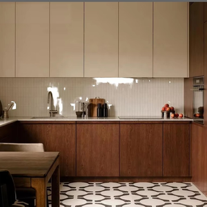 Mobili da <span class=keywords><strong>Cucina</strong></span> Moderni Beige Lucidi con Base in Legno di Noce, Armadi Modulari Personalizzati Senza Maniglie per Villa - Product Image 1