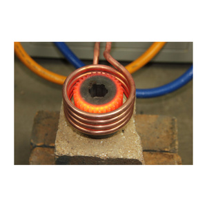 Système de chauffage par induction à fonctionnement continu conçu pour les installations de production nécessitant un contrôle précis de la température - Product Image 1