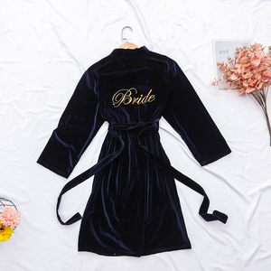 Tendance Nouveau Hiver Or Velours Broderie Femme Mariée <span class=keywords><strong>Demoiselle</strong></span> <span class=keywords><strong>D</strong></span>'<span class=keywords><strong>honneur</strong></span> Peignoir Chemise De Nuit à <span class=keywords><strong>d</strong></span>ébordement robes de <span class=keywords><strong>demoiselle</strong></span> <span class=keywords><strong>d</strong></span>'<span class=keywords><strong>honneur</strong></span> - Product Image 4