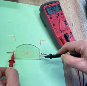 Vetro Conduttivo Personalizzato con Rivestimento ITO/FTO da 3mm e Motivo Conduttivo per Saldatura - Product Image 3