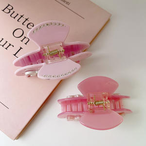 Clipe de Cabelo Decorativo Elegante com Pérolas e Strass Rosa, Estilo Doce, Ecológico e Durável em Acetato de Celulose - Product Image 3