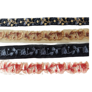 Rubans et lacets brodés à la machine sur mesure dans divers modèles et en 5 couleurs pour robes de mariée sur tissu en filet - Product Image 1