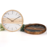 Desain jam dinding kayu kreatif dengan bagian khusus untuk dekorasi rumah