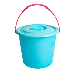 Thickened plastic colored small bucket for children's painting brush washing sand digging fishing bucket on the beach