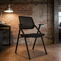 Chaise de bureau ergonomique empilable avec dossier en maille et siège confortable pour salle de formation