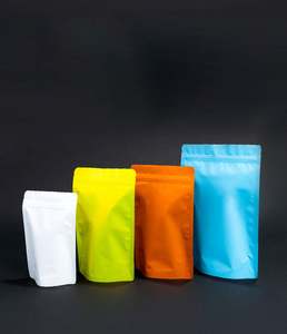 Sachets debout étanches à l'humidité imprimés personnalisés de haute qualité avec fermeture à glissière en plastique d'emballage alimentaire sûr en usine pour la gelée de lait - Product Image 1