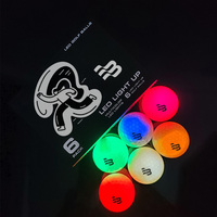 Balles de golf lumineuses en gros pour l'entraînement nocturne et le divertissement – Emballage personnalisé pour l'extérieur avec LED intégrées