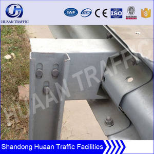 Produttore di fabbrica Q235 Q355 acciaio zincato a caldo traffico schiacciamento barriera di sicurezza stradale Guardrail prezzi per la strada di campagna - Product Image 2