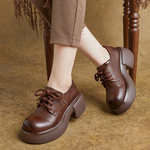 Chaussures basses pour femme en cuir véritable, style britannique, à bout rond, à lacets, légères, à plateforme et à talon compensé, pour l'automne - Product Image 1