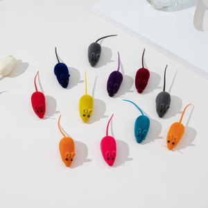 <span class=keywords><strong>Jouet</strong></span> <span class=keywords><strong>pour</strong></span> <span class=keywords><strong>chat</strong></span> en peluche floquée colorée en plastique écologique, amusant, qui couine, <span class=keywords><strong>pour</strong></span> lutter contre l'ennui, <span class=keywords><strong>pour</strong></span> <span class=keywords><strong>chat</strong></span> qui joue <span class=keywords><strong>seul</strong></span> - Product Image 4