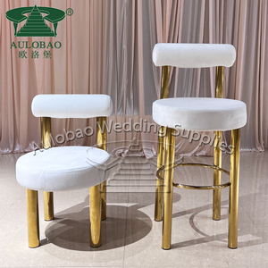 เก้าอี้ห้องรับประทานอาหารผ้ากำมะหยี่พร้อมขาสีทองสำหรับห้องจัดงานแต่งงานในโรงแรม - Product Image 1