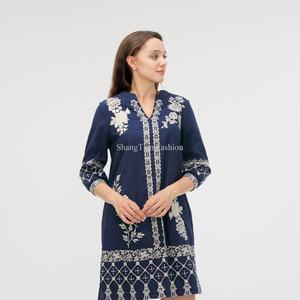 Robe courte pour femme OEM, bleu, col en V, robe brodée pour femme - Product Image 3