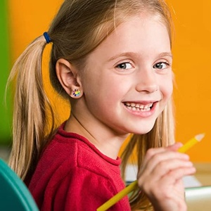 Boucles d'oreilles clous en acier inoxydable pour petites filles, motif fleur et cœur émaillé, design doré, mignonnes et élégantes, pour enfants - Grande Vente - Product Image 4