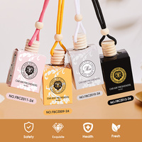 Diffuseur de parfum pour voiture en bois de santal orange personnalisé, à suspendre, parfum doux, longue durée, avec capuchon en bois, sûr et rafraîchissant