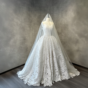 Vestido de Novia de Lujo Nt142, Vestido de Encaje Floral, Sin Tirantes, con Velo de Catedral y Dobladillo Festoneado, Jancember - Product Image 4