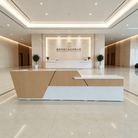 Comptoir de réception moderne en bois MDF laqué, durable et écologique, pour hôtel, école, centre commercial, salle de sport, bar, aéroport