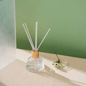 Bouteille de parfum en <span class=keywords><strong>porcelaine</strong></span> blanche, bouteille de parfum trapézoïdale à épaule inclinée, bouteille de <span class=keywords><strong>distributeur</strong></span> de parfum - Product Image 3