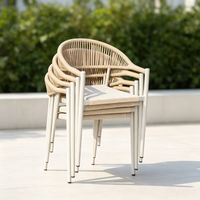Ensemble de chaises de bistrot empilables en rotin moderne, chaises d'extérieur, ensemble de salle à manger en rotin pour hôtels, resorts, villas, restaurants
