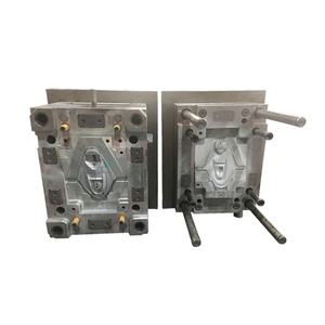 Pièces moulées par injection plastique personnalisées OEM ODM avec insert métallique pour usage industriel - Product Image 2