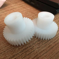 En plastique moulé par injection POM engrenages en plastique à vis sans fin de haute précision pour jouets