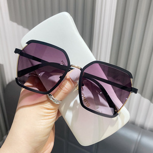 Nouvelles <span class=keywords><strong>lunettes</strong></span> <span class=keywords><strong>de</strong></span> <span class=keywords><strong>soleil</strong></span> rétro <span class=keywords><strong>tendance</strong></span> pour femmes <span class=keywords><strong>2023</strong></span> - Product Image 2