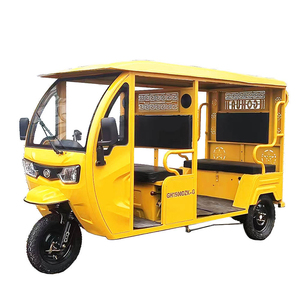 Triciclo Eléctrico de Pasajeros de Tres Ruedas Amarillo con Carrocería Cerrada GH1500DZK-G 1500W, Tuk Tuk Rickshaw de Acero - Product Image 2