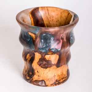 Transforma Cualquier Espacio en un Oasis Verde con Resina Artesanal y Macetas de Madera para Plantas, Ideal para Salas de Estar y Oficinas - Product Image 5