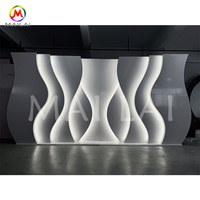 Toile de fond de mariage nouveau design de luxe Panneaux acryliques blancs en PVC Fond 3D avec lumière LED pour événements
