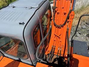 Excavatrice sur roues Hitachi ZAXIS 130 de 13 tonnes, modèle 2023, système de contrôle PLC, accessoire de pelle de terrassement, capacité de la pelle de 0,52 m³ - Product Image 4