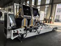 Machine de découpe CNC à double tête de 550 mm pour fenêtres et portes à grand écran, avec coupes à tout angle de 22,5 à 157,5 degrés
