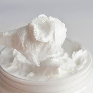 Mousse Nettoyante Profonde Nourrissante et Rafraîchissante Contrôle du Sébum à l'Arbre à Thé et à l'<span class=keywords><strong>Acide</strong></span> <span class=keywords><strong>Salicylique</strong></span> – Directement de l'Usine de Cosmétiques - Product Image 1