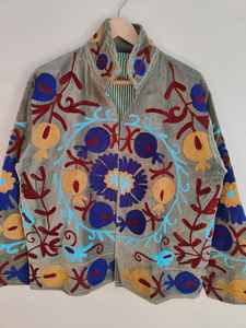 Chaqueta Suzani de Terciopelo, Abrigo Floral Bordado Estilo Boho, Chaqueta Tribal Uzbeka Hecha a Mano, Prenda Exterior Artística - Product Image 5
