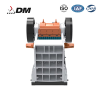 Concasseur à mâchoires stationnaire DONGMENG DC106 300tph avec plaque de mâchoire résistante à l'usure et décharge réglable pour le concassage de roches dures