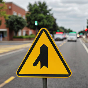 شخصية قابلة للطي إشارات المرور العاكسة علامة الشارع التخصيص لتعزيز السلامة على الطرق مع تصميم مثلث فريد - Product Image 5