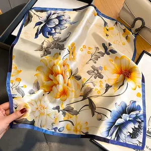 Wholesale 53*53cm Customized Designer Square Shawl Silk Scarves Printing Foulard Hijab Headscarf Silk Scarf 100% Silk for Women