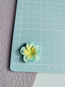 Cabujones <span class=keywords><strong>de</strong></span> resina <span class=keywords><strong>de</strong></span> flor <span class=keywords><strong>de</strong></span> plumeria hawaiana con base plana para adornos DIY, para pinzas <span class=keywords><strong>de</strong></span> pelo, fundas <span class=keywords><strong>de</strong></span> teléfono y álbumes <span class=keywords><strong>de</strong></span> recortes - Product Image 6