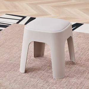 Sgabello quadrato di plastica di alta qualità da pranzo uso domestico sgabelli impilabili portatili - Product Image 4