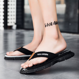 Tongs Confortables pour Hommes avec Semelle en PVC Résistante à l'Usure, Antidérapantes, Design Décontracté, Tendances pour la Plage et l'Extérieur - Product Image 6