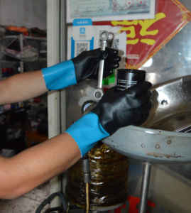 Gants HTR de haute qualité en PVC, résistants à l'huile, imperméables, résistants aux produits chimiques, texturés, durables, respirants, doublés de coton - Product Image 4