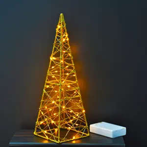 Gran oferta, lámpara piramidal con marco de hierro y batería de 12 pulgadas y 50LED rociada con polvo dorado, luz decorativa de Navidad para sala de fiestas