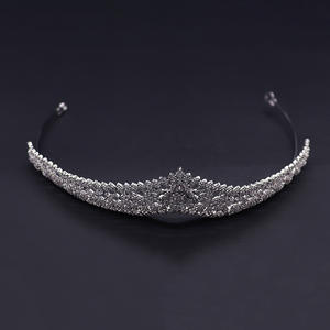 Luxueuze heldere kubische zirkonia bloemvormige zilveren bruidstiara/kroon voor verloving, gala's, feesten - koningin bruid accessoire - Product Image 4