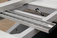 Scie à table coulissante CNC précise Machines à bois pour la coupe de panneaux de meubles avec lame inclinable et de marquage