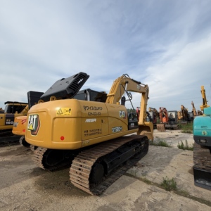 Excavatrice sur chenilles d'occasion de haute qualité, de taille moyenne, de marque japonaise Carter 315D2GC, 15 tonnes. - Product Image 1
