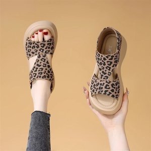 Sandalias de Plataforma con Estampado de Leopardo, Punta Abierta, Estilo Slip-On, Zapatos de Verano para Mujer, Tacón Grueso, Suela de EVA, Cuero Sintético - Product Image 1